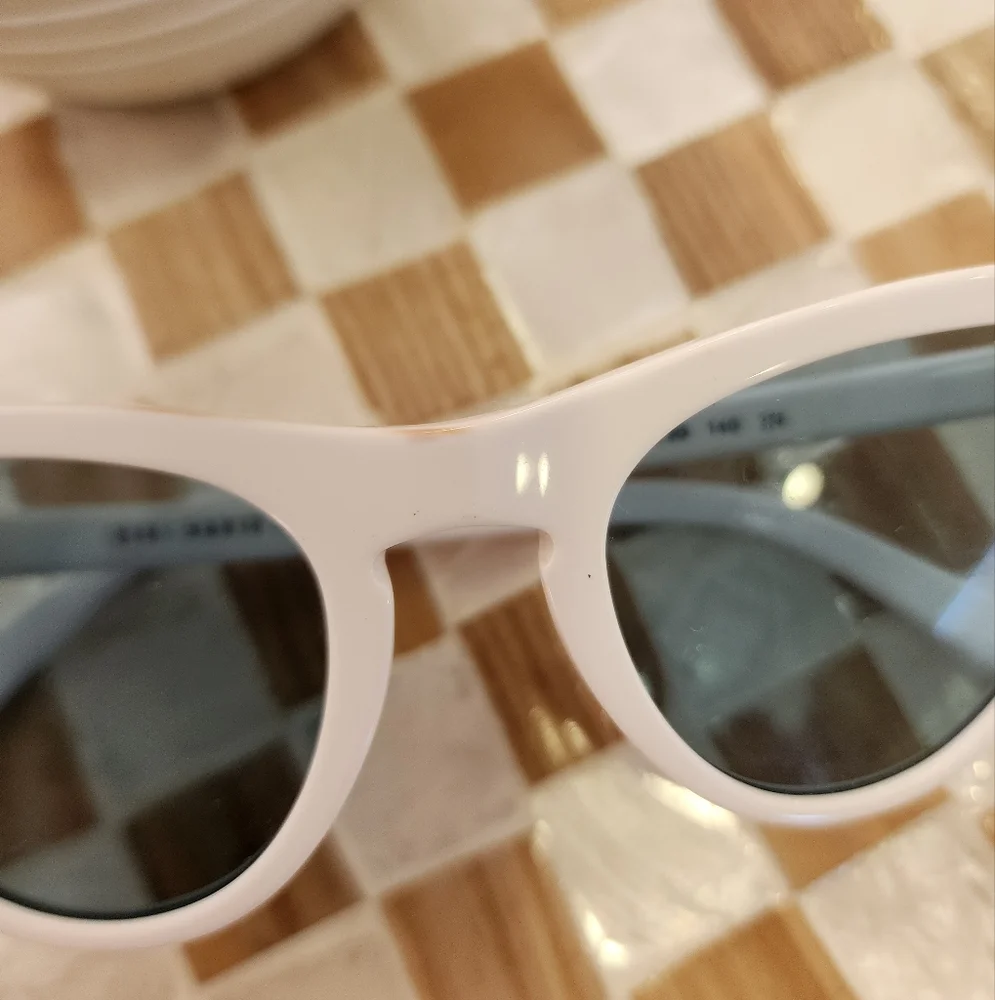 Gigi Hadid Vogue Sunglasses🤍